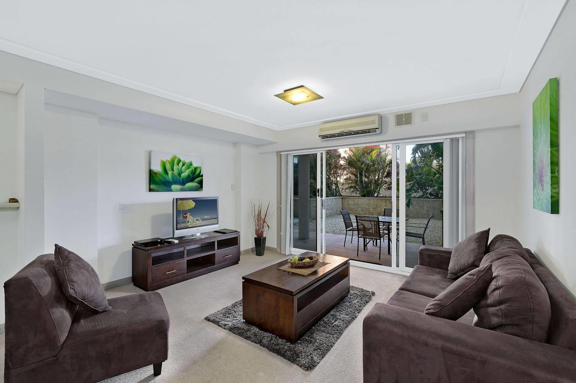 Sandy Cove Apartments Entrance ภายนอก รูปภาพ